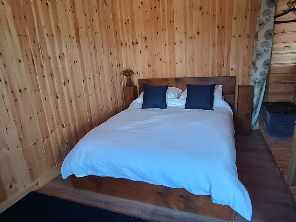 Kingfisher Cabin double bed