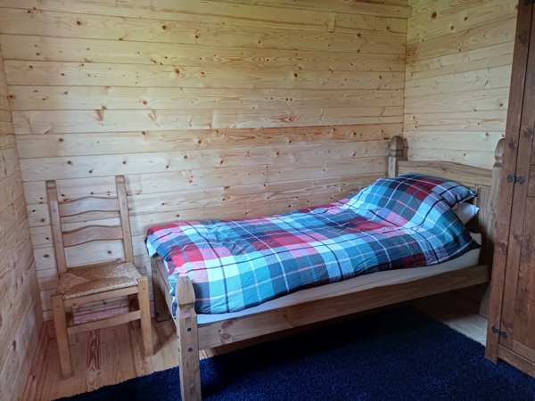 Willow Cabin single bedroom